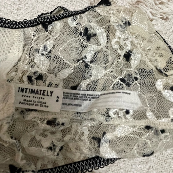 Free people bralette size small - Picture 3 of 3